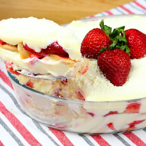 Pavê de Morango com Leite Ninho Cremoso em 1 Hora com Nestlé