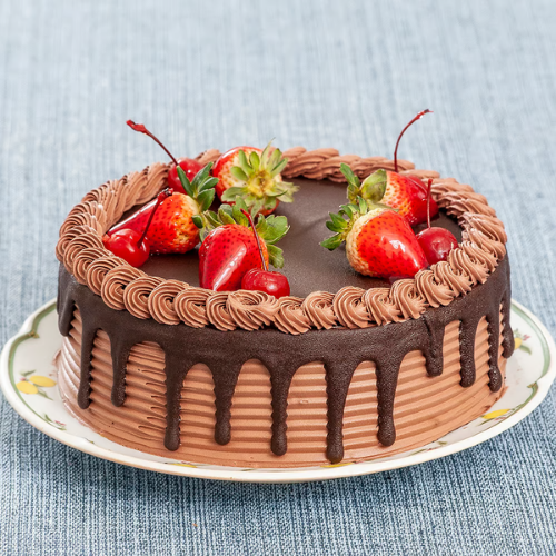 Bolo de Aniversário de Chocolate com Morango Perfeito em 60 Minutos – Receita Irresistível!