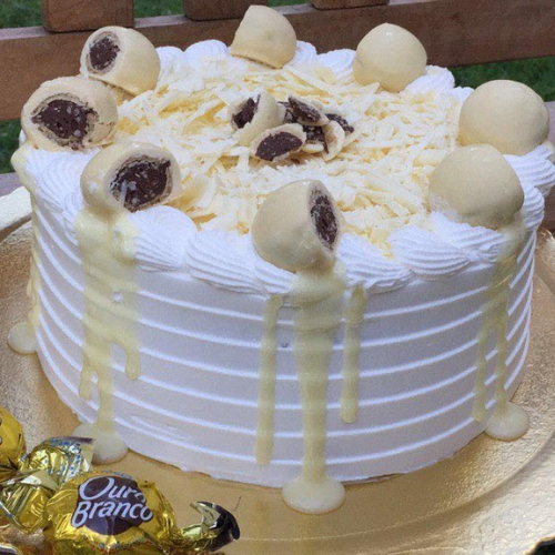 Bolo de Aniversário de Ouro Branco: Receita Fácil e Irresistível em 60 Minutos!