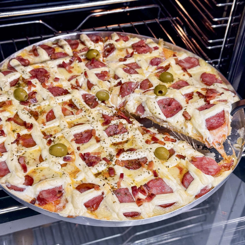 Pizza de Liquidificador Gigante em 35 Minutos com Renata
